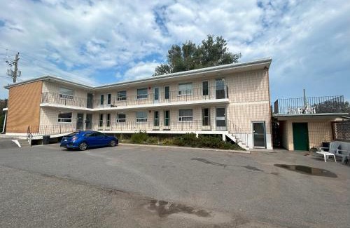 Thunder Bay Hotel | Budget-Friendly Relax Motel: Pet and Child Friendly Stay