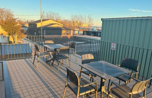 Thunder Bay Hotel | Budget-Friendly Relax Motel: Pet and Child Friendly Stay