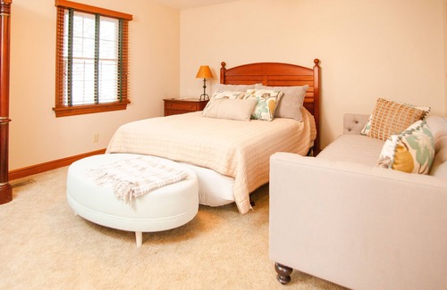 Sandusky Cabin | Exceptional Millsite Lodge Stable Room with Pool & Breakfast