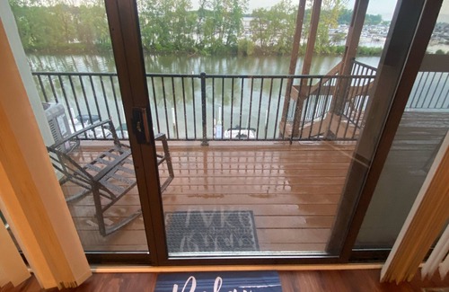 Gypsum Condo | Unwind at Catabwa on Lake Erie with Spa & Ocean Views