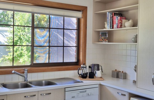 Waterhouse House | Unwind at Ryan @ Robe - Minutes from Shops & the Beach
