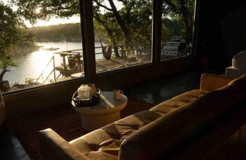 Cisco Cabin | Relax by the Water at Cabin on the Cove Lake Cisco