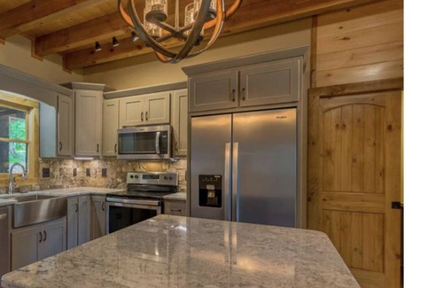 Walnut Mountain House | Relax at the Ridge: Top-Rated Ellijay Getaway with Ocean View