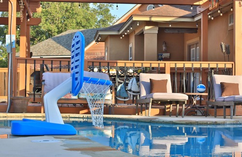 Southside House | Relax & Play! 3BR Home w/Pool + Close to Downtown