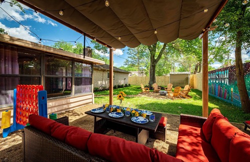 Clear Lake House | Saint Cloud Serenity: Enclosed Porch & Game Room Retreat