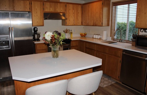 Vancouver House | Relax, Play & Unwind in 3-bedroom house Full of Entertainment Amenities!
