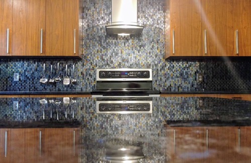 Round Rock House | Relax Poolside at a Creekfront Home with 10/10 Guest Rating