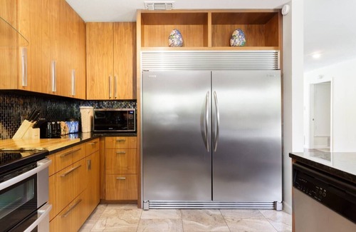 Round Rock House | Relax Poolside at a Creekfront Home with 10/10 Guest Rating