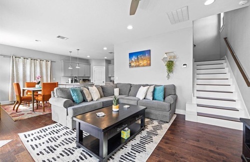 Highland House | Relax & Recharge - 3 BR in North Central Austin