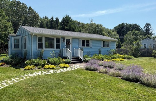Niantic House | Beautiful 3 Bedroom Retreat with Ocean View Near Boardwalk