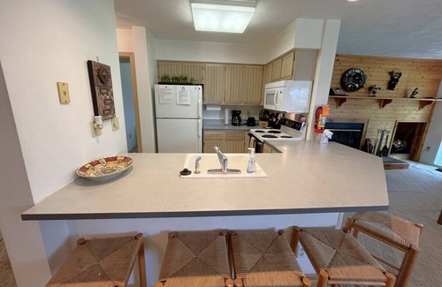 Hidden Valley Condo | Year-Round Mountain Escape with Pool and Pet-Friendly Amenities