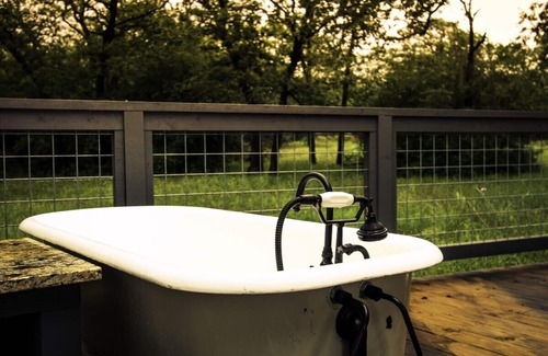 Paige Cabin | Unwind in a Peaceful Country Retreat with Pool & Kitchen