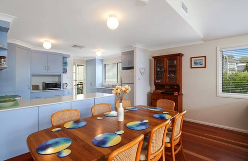 Hardys Bay House | Tranquil Ocean View Retreat: Pet Friendly & Family Ready