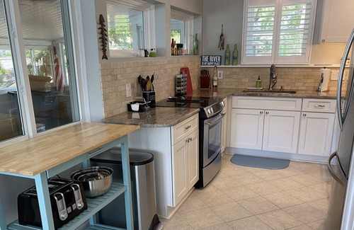 Topping House | Relax & Refresh w/ Deck, Boathouse, Kayaks, Ping Pong...bring your boat!