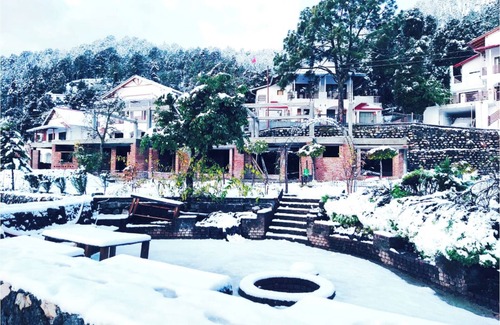 Shyamkhet Villa | Relax at Just Naturals Wellness Resort in Beautiful Nainital