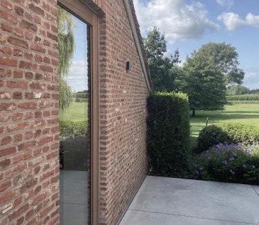Merelbeke Bed & Breakfast | Experience Relax Select: Top-Rated Stay with Pool & Hot Tub