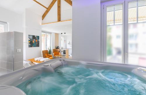 Faubourg Sud Apartment | Indulgent Relax Spa with Hot Tub in Dijon - Rated 9.1/10
