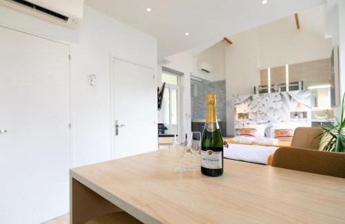 Faubourg Sud Apartment | Indulgent Relax Spa with Hot Tub in Dijon - Rated 9.1/10