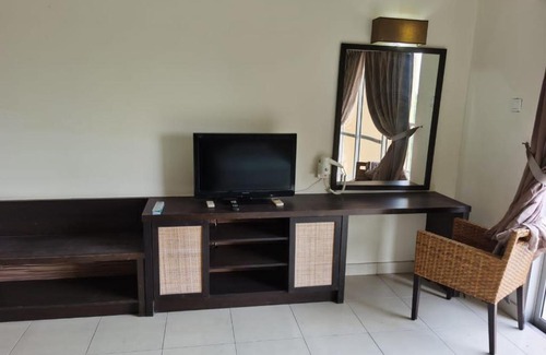 Banting Apartment | Cozy Relax Studio: Child-Friendly Retreat for Budget Travelers