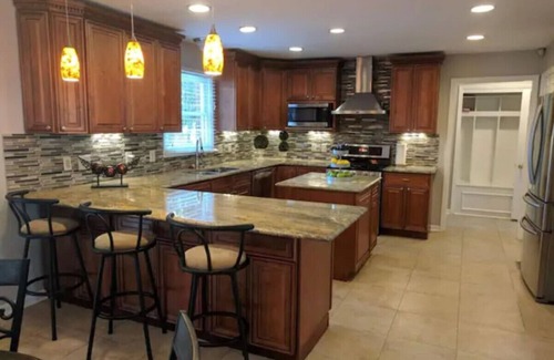 Beckett Ridge House | Ideal Family & Business Retreat - Dream Vacation Home Awaits