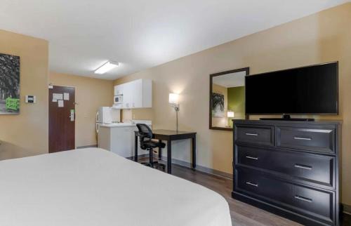 La Mirada Hotel | Pet-Friendly Relax Suites Extended Stay in La Mirada