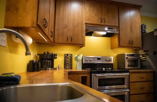 Grand Bay House | Discover Relaxation at The Dome Home - Rated 10/10!