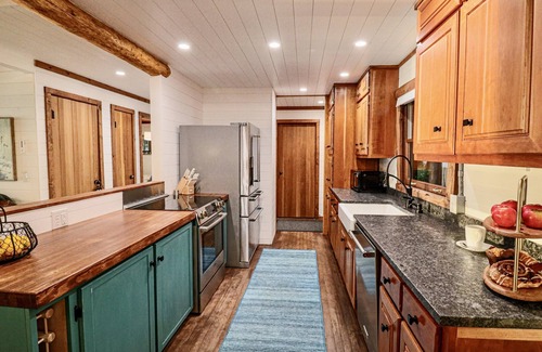 Northport Cabin | Relax and Recharge at Blue Calm on Grand Traverse Bay