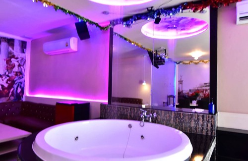 Khlong Bang Ping Hotel | Budget-Friendly Relax Villa Hotel with Hot Tub & Breakfast