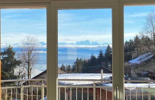 Saint-Cergue Apartment | Relax with a view of Mont Blanc and Lake Geneva