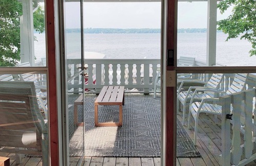 Markesan House | Family-Friendly Lakefront Cottage on Big Green Lake Retreat