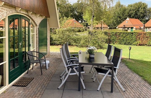 IJhorst House | Family-Friendly Haven: Experience Relaxation and Comfort