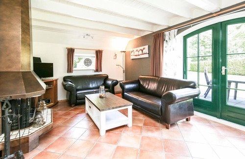 IJhorst House | Family-Friendly Getaway with Spa & Breakfast Included!