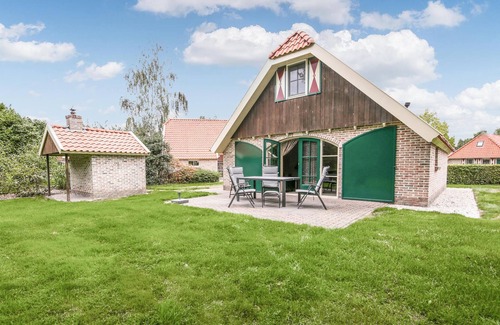 IJhorst House | Family Getaway: Relax in this Pet Friendly Retreat!