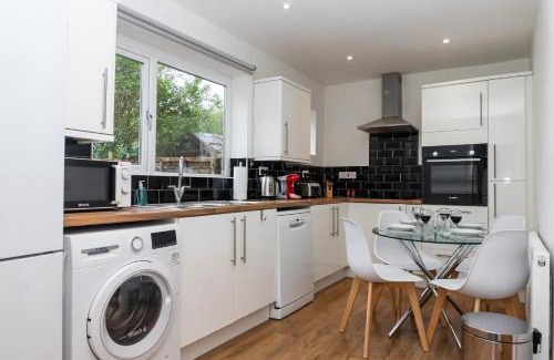 Cribbs Causeway House | Guest Rated: 9.2 - Relaxation by Olauda SA with Free Parking