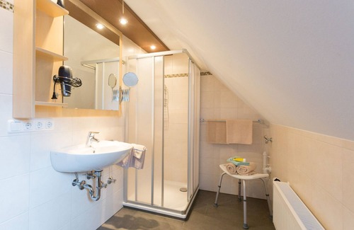 Unterallgau Apartment | Tranquil Getaway in Bad Wörishofen with Pool & Breakfast