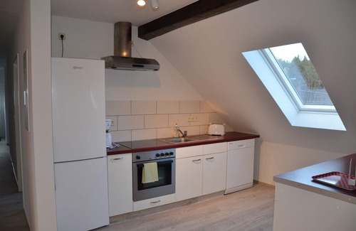 Beeskow Apartment | Tranquil Countryside Retreat with Ocean Views and Breakfast