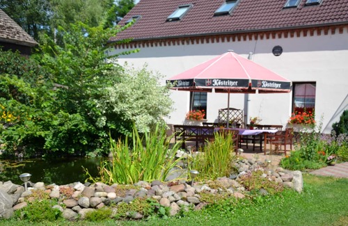 Beeskow Apartment | Tranquil Country Retreat by the Spree with Pool & Breakfast