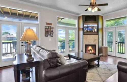 Livingston House | Relaxation on the lake