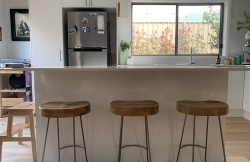 Woonona House | Coastal Sydney Getaway: Family-Friendly and Guest Rated 10/10