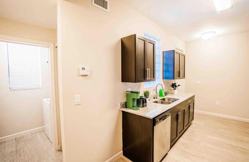 Fort Myers Apartment | Cozy King Bed Room with Full Kitchen & Pool Access