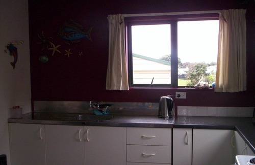 Opito Bay House | Idyllic Opito Kiwi Bach: Rated 10/10, Pet & Child Friendly