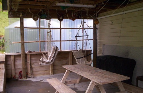 Opito Bay House | Idyllic Opito Kiwi Bach: Rated 10/10, Pet & Child Friendly