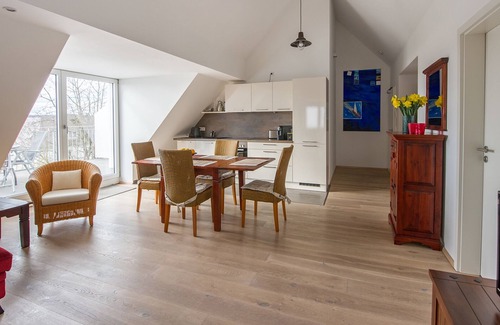 Ueberlingen Apartment | Peaceful Retreat with Lake Views in Überlingen West