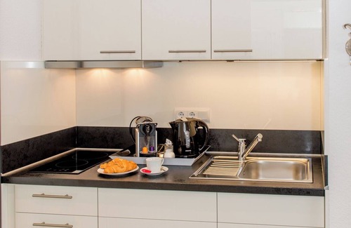 Bensheim Apartment | Relaxed temporary living for 1 person - central with use of garden, parking space