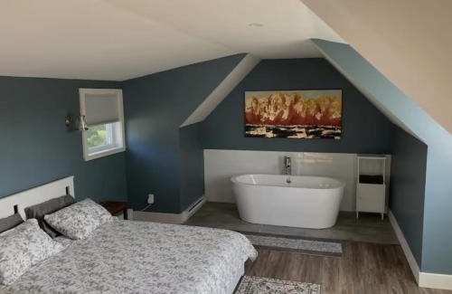 Stanstead Township Apartment | Serene Condo Zen with Kitchen, Perfect for Family Getaways