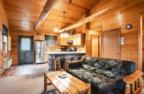 New Lisbon Cabin | Relaxin Cabins: Cozy 2BR Retreat for Families