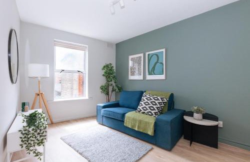 The Liberties Apartment | Inviting 1BD Flat with Roof Terrace in Portobello