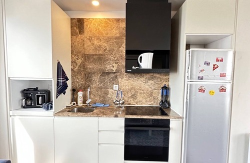 Mahmutbey Apartment | Cozy 1BR Apt with Free Wi-Fi, AC & Washer for Families