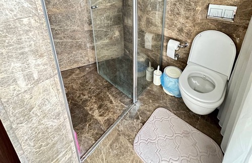 Mahmutbey Apartment | Cozy 1BR Apt with Free Wi-Fi, AC & Washer for Families