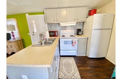 Brackettville House | Peaceful 2 Bedroom Retreat in Fort Clark Springs